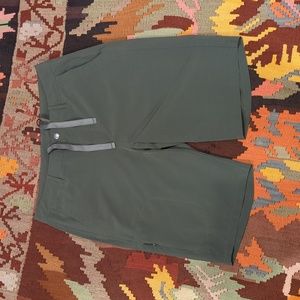 REI Co-op Women's long shorts M 10 green